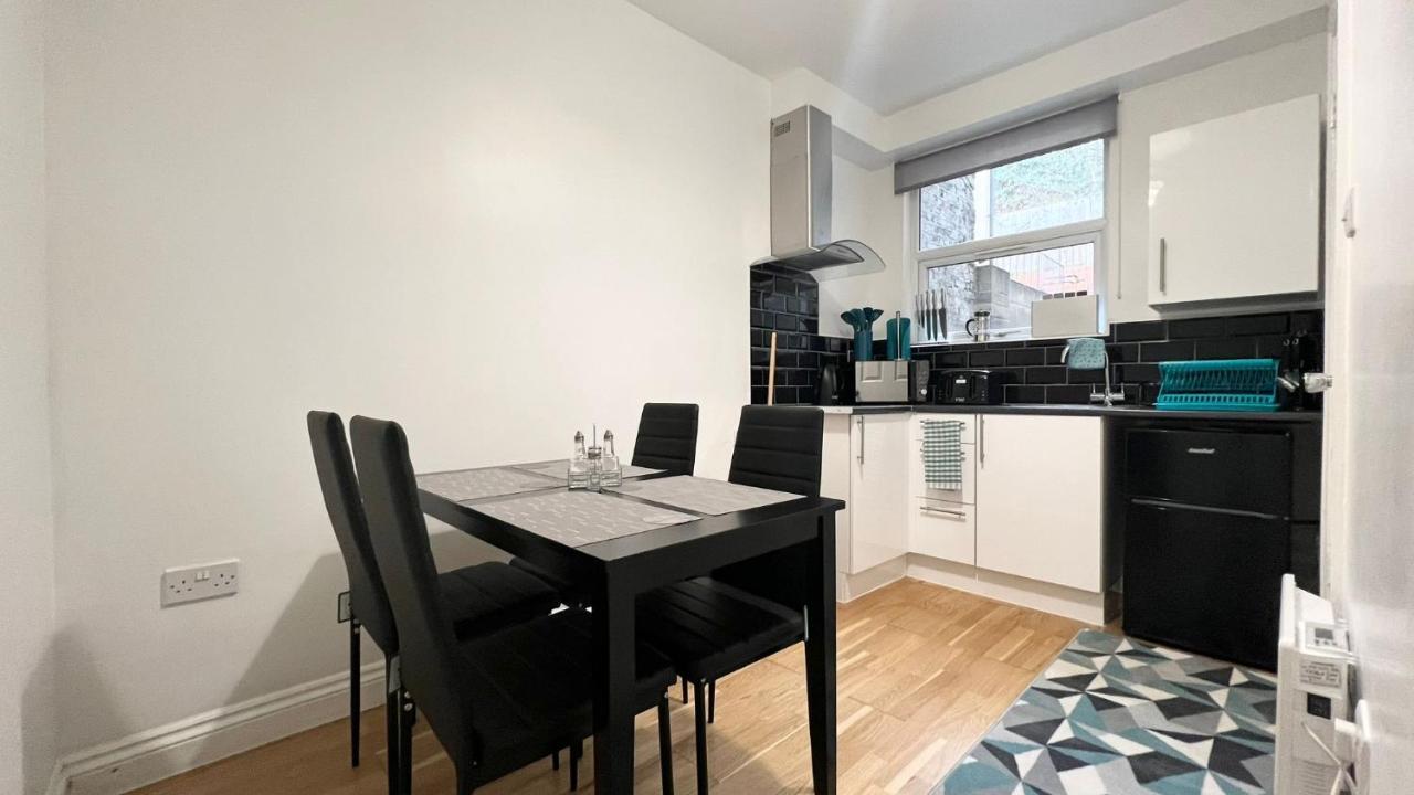 Cosy Private Studio In London Apartment พลัมสเตด ภายนอก รูปภาพ